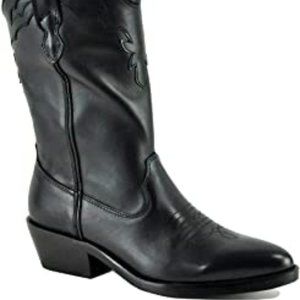 Steve Madden Laredo Western boot.